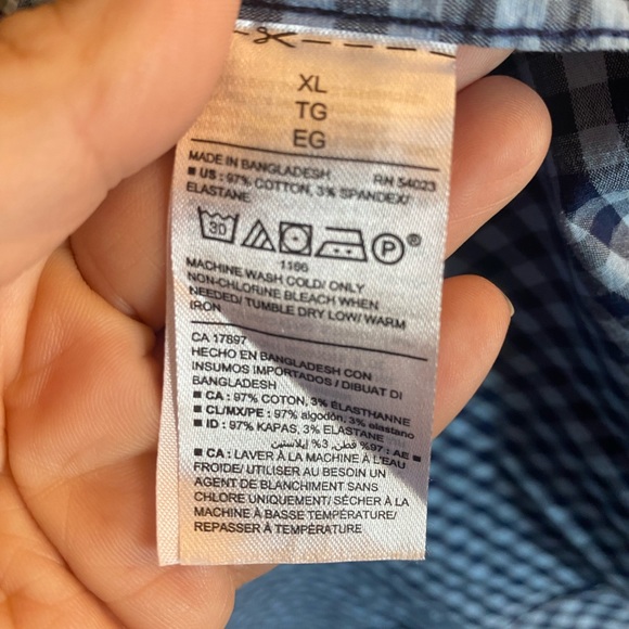 Men’s Old Navy, button-down shirt - Picture 4 of 4